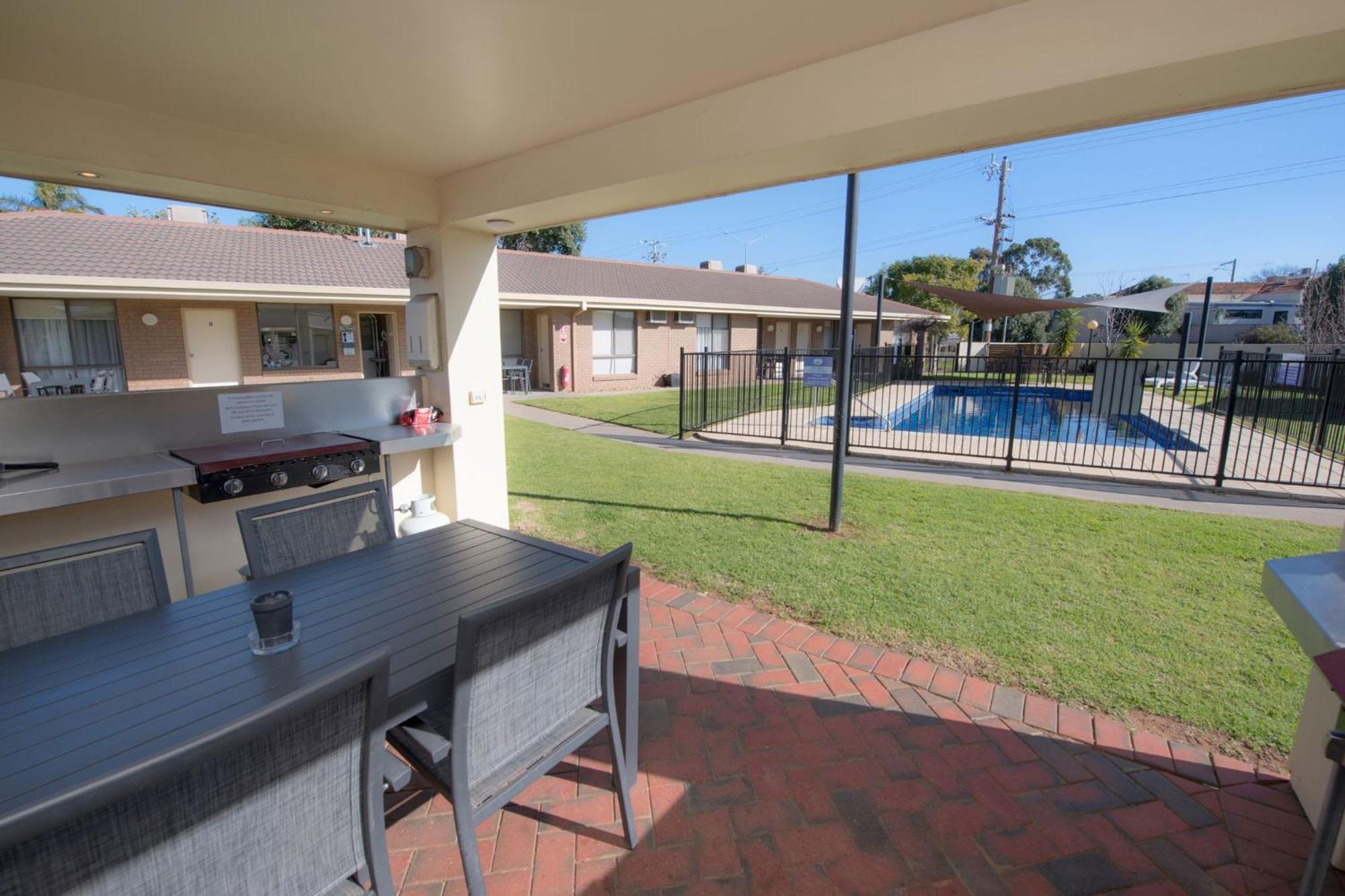 Jacaranda Holiday Units Swan Hill Exterior foto